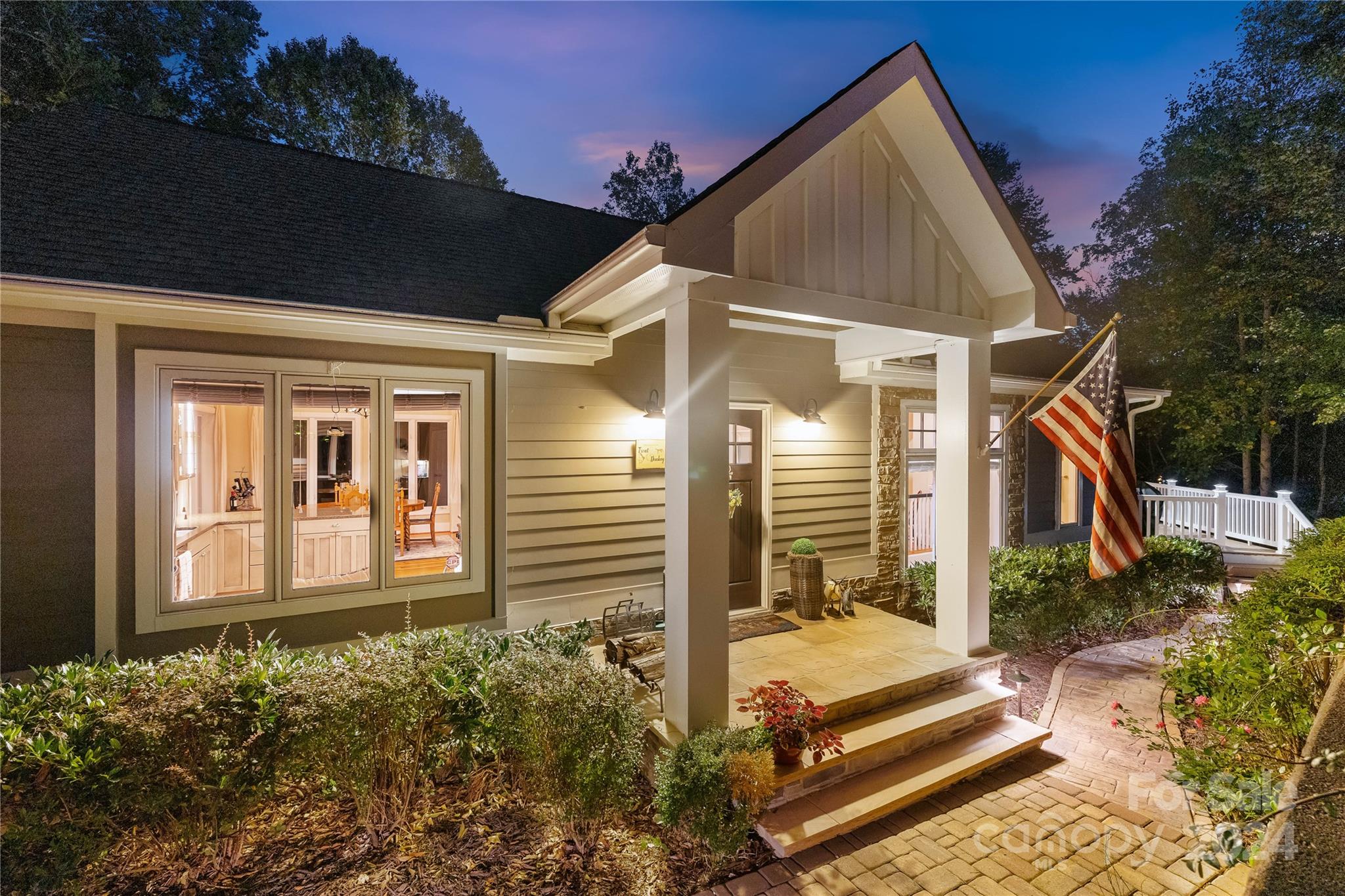 127 Harborcliff Drive