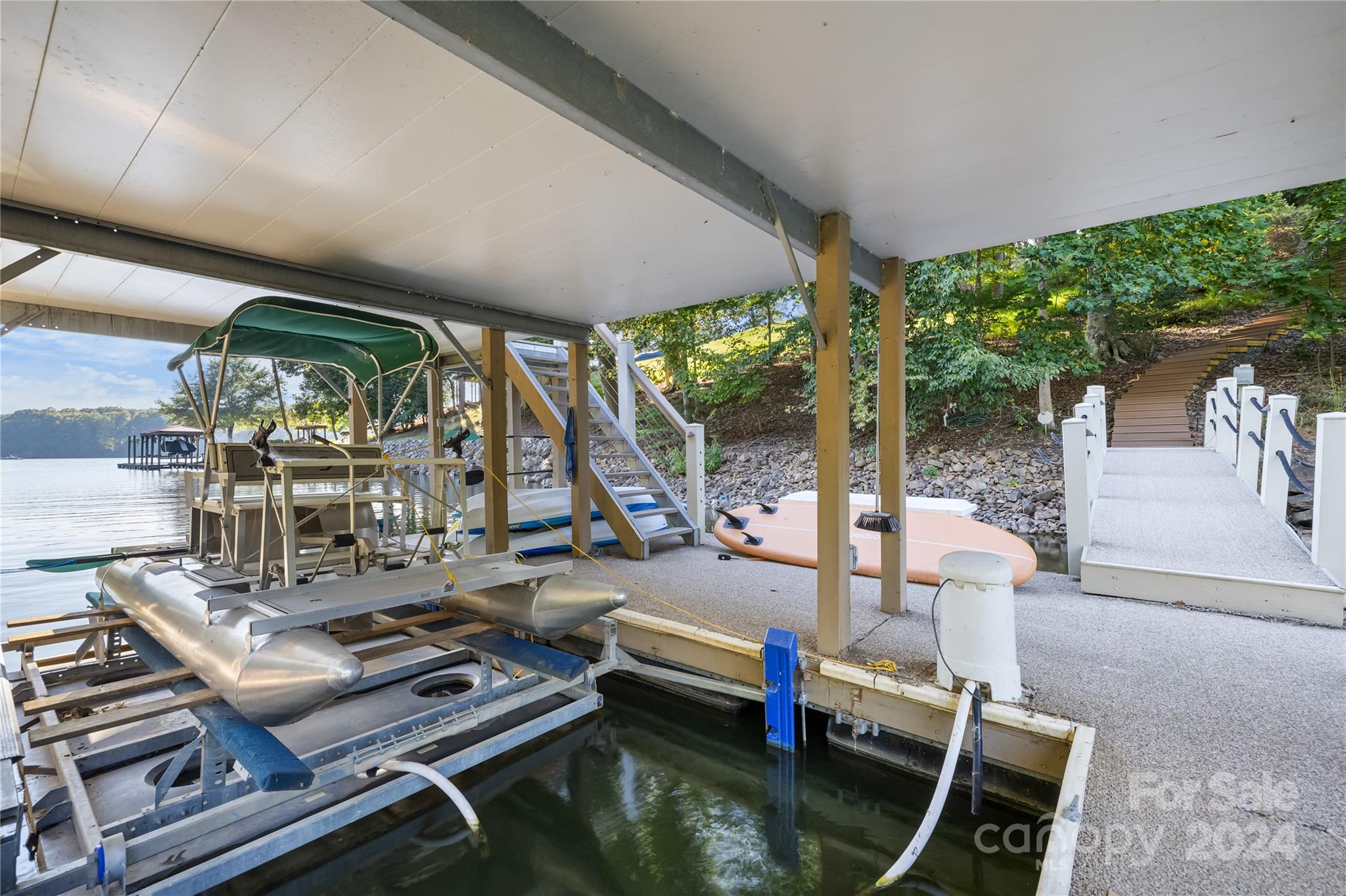 127 Harborcliff Drive