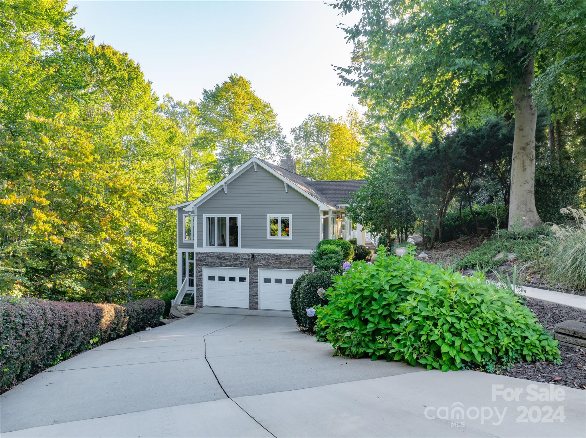 127 Harborcliff Drive