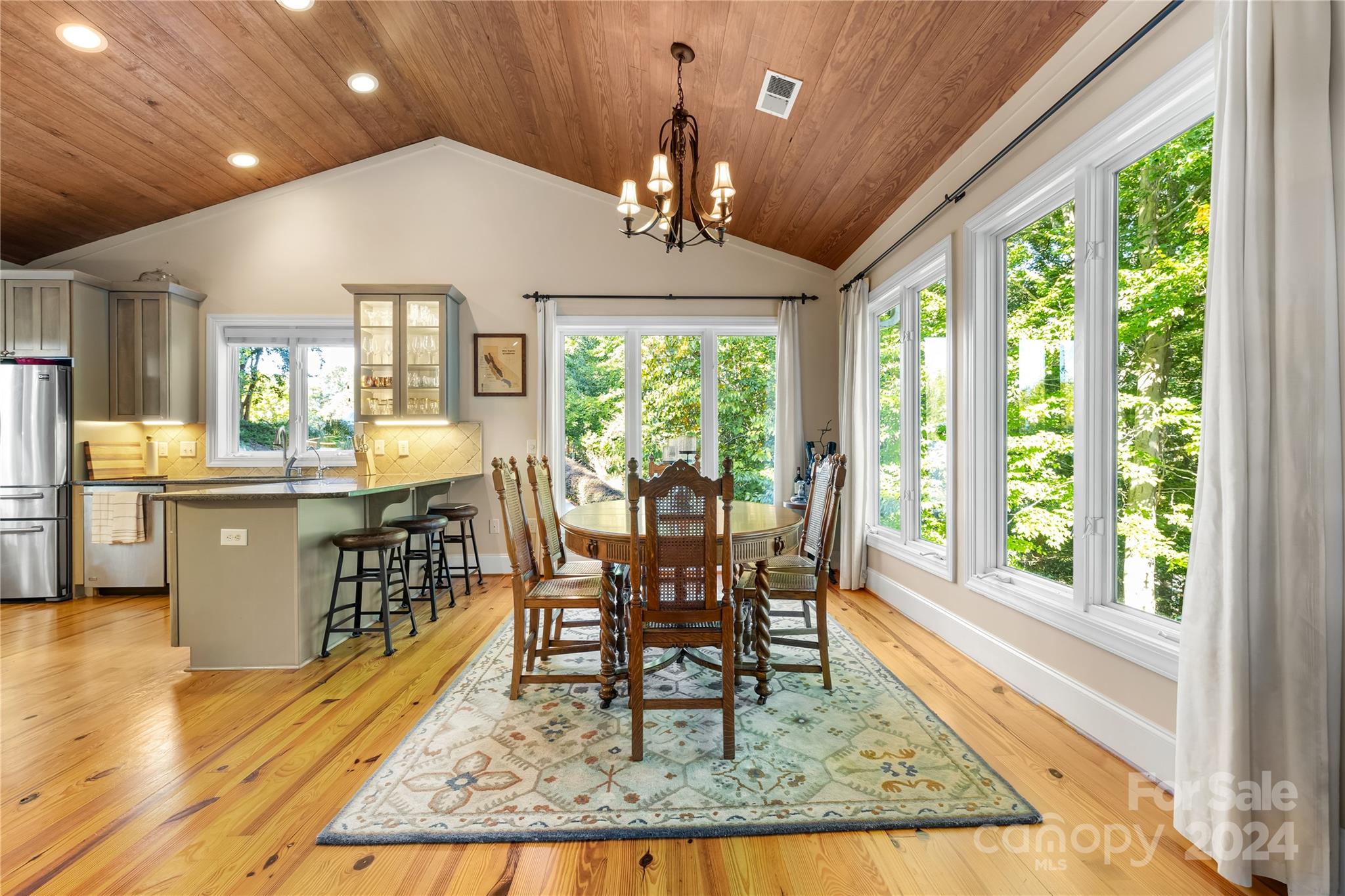 127 Harborcliff Drive