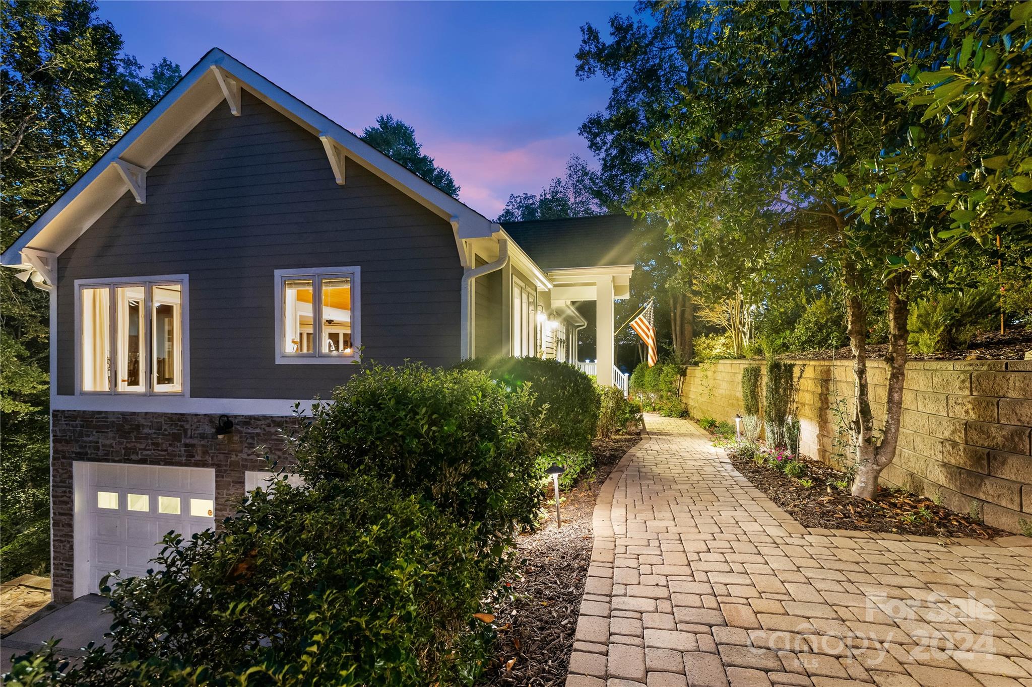 127 Harborcliff Drive