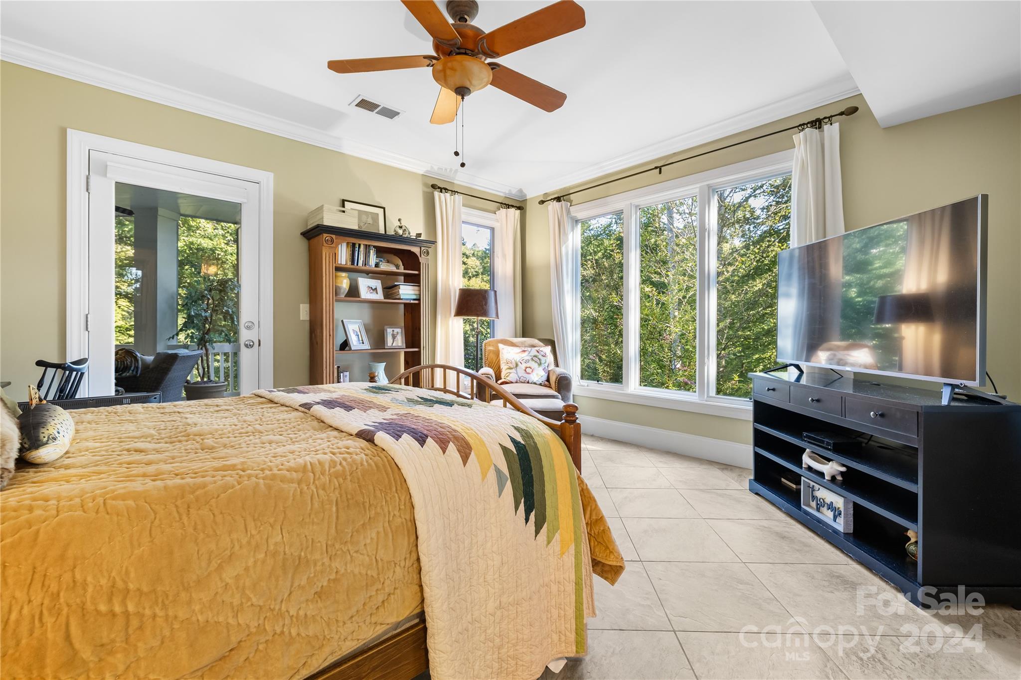 127 Harborcliff Drive