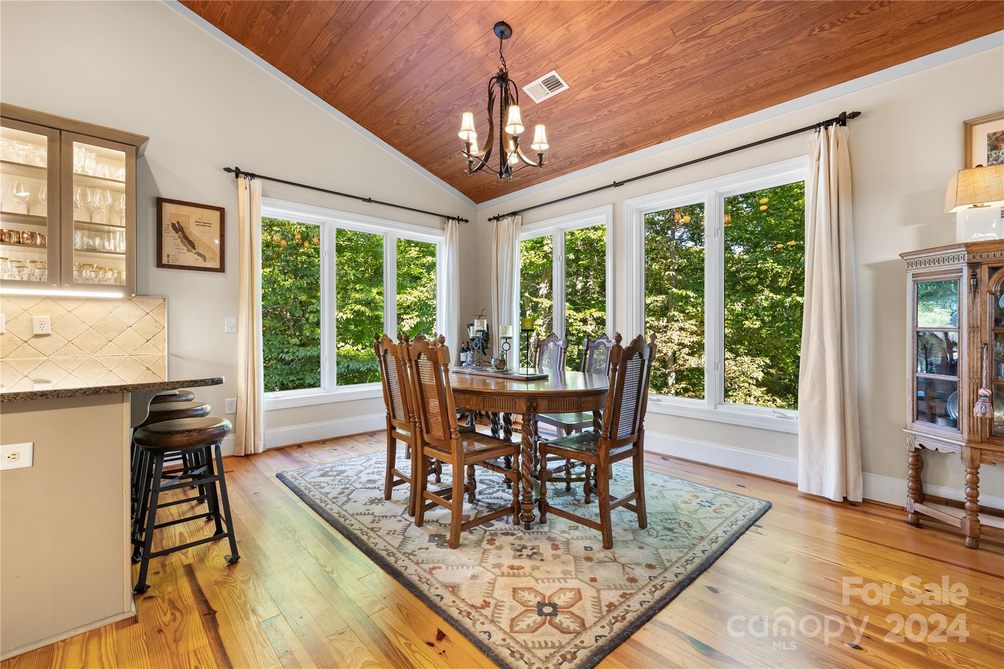 127 Harborcliff Drive