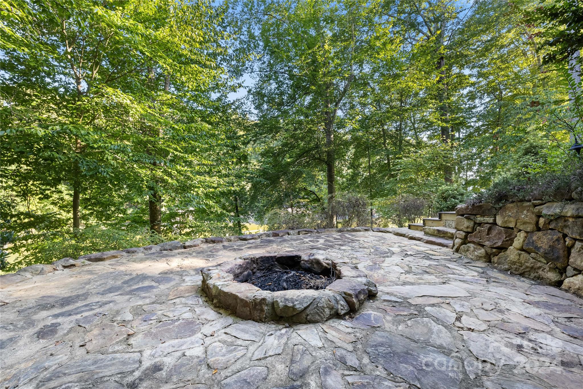 127 Harborcliff Drive