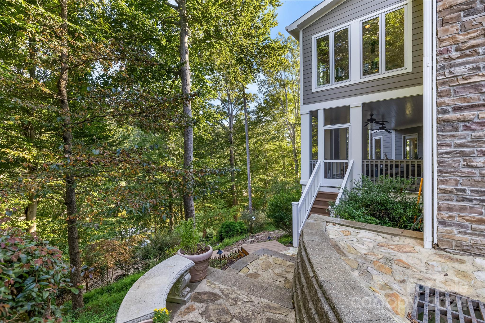 127 Harborcliff Drive