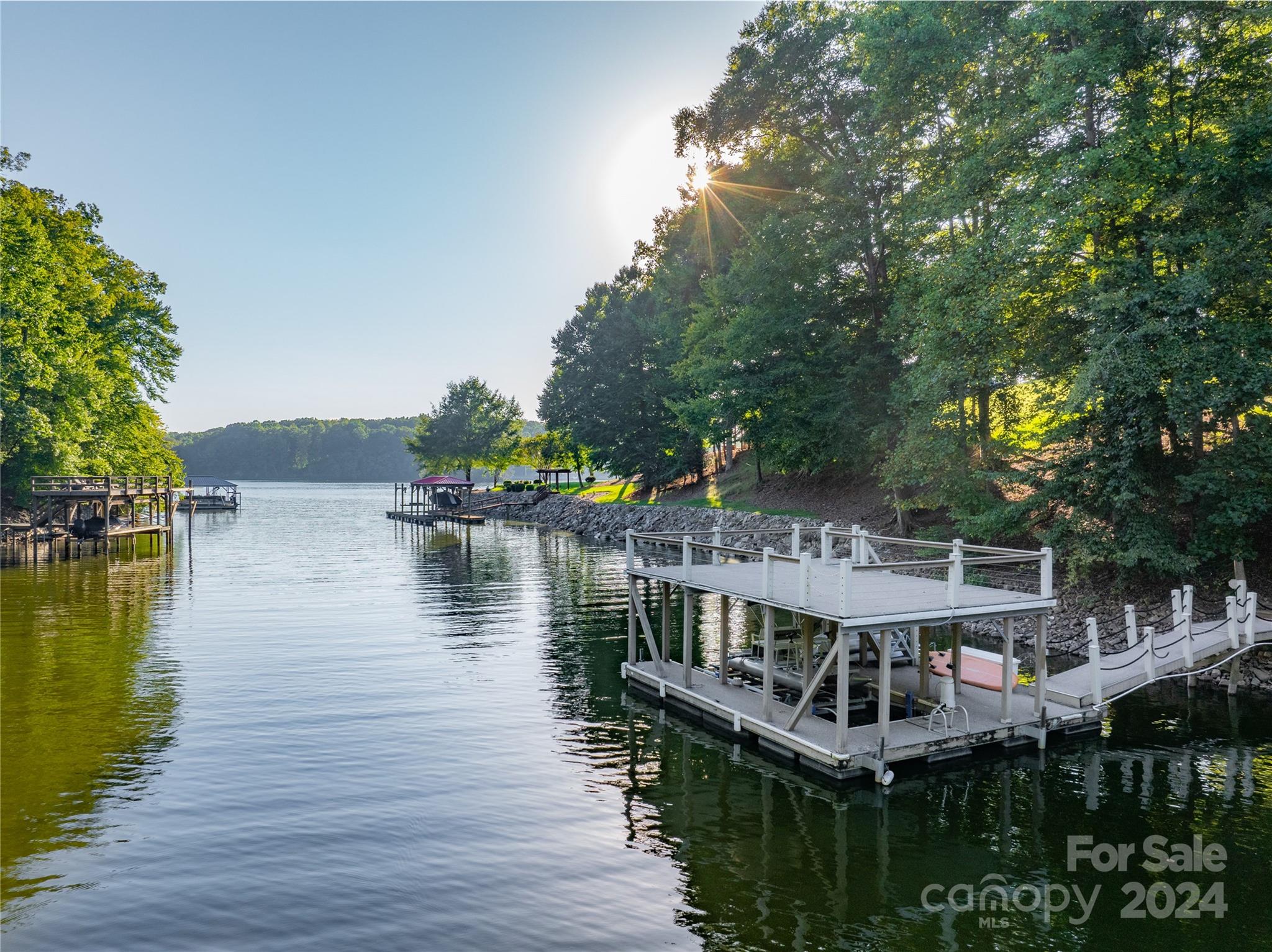 127 Harborcliff Drive