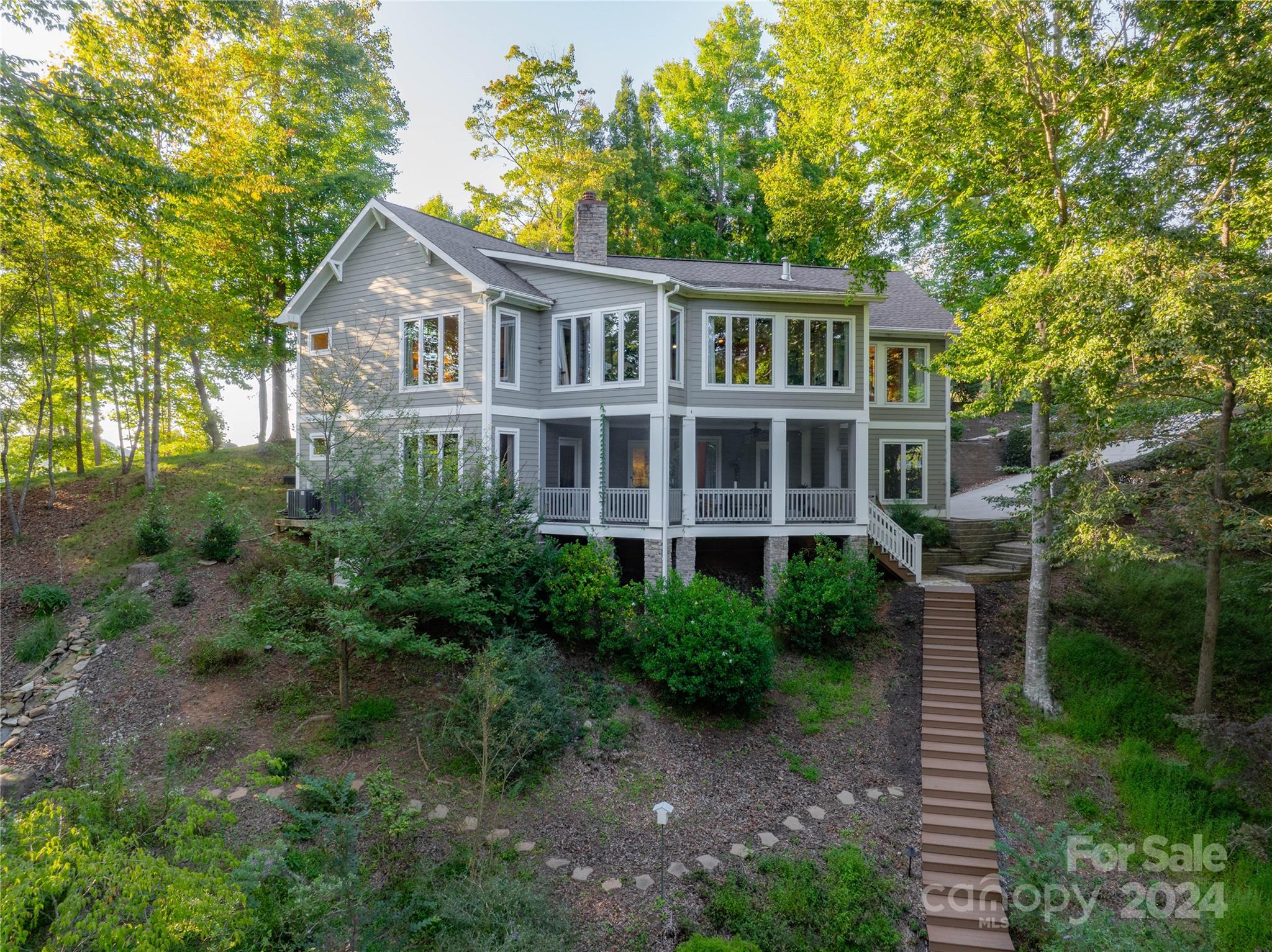 127 Harborcliff Drive