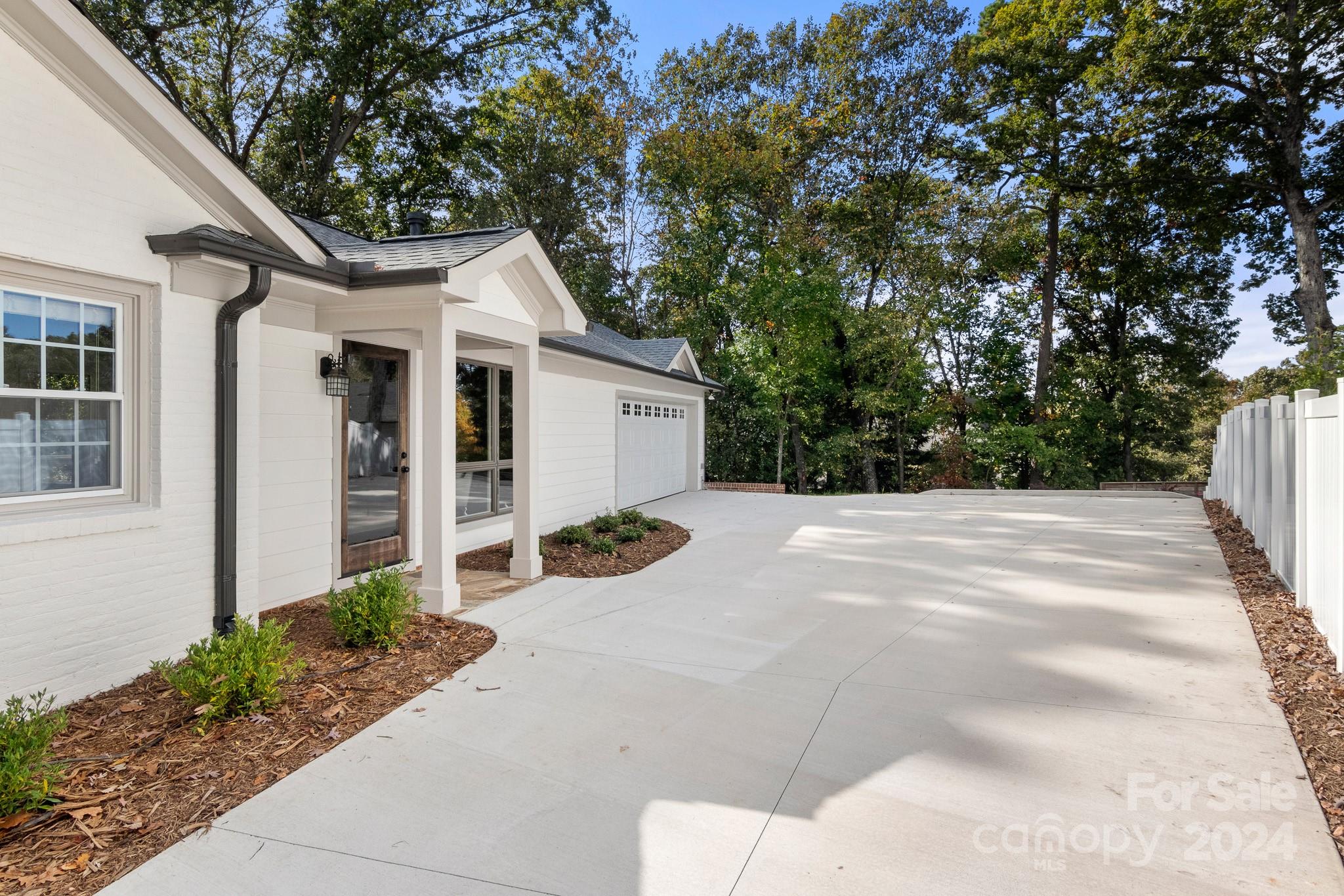 3908 Stoney Ridge Trail