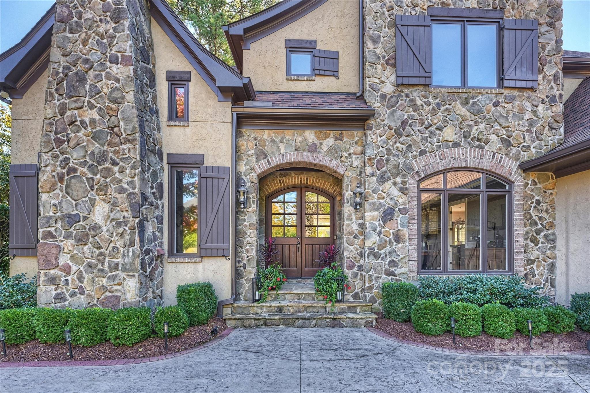 1105 Hadley Park Lane