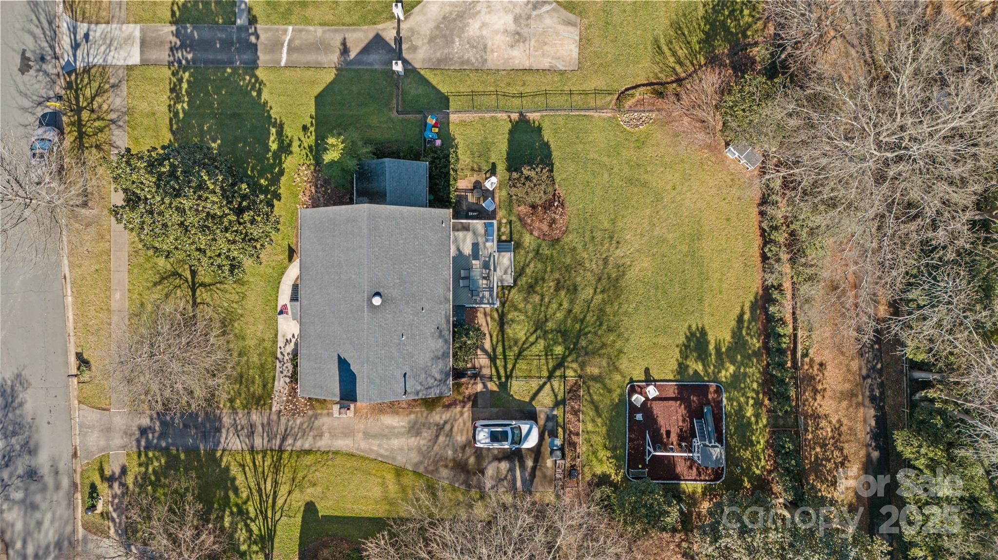 2228 Valencia Terrace