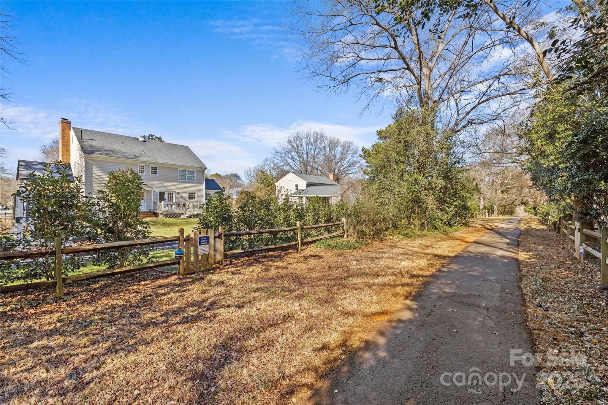 2228 Valencia Terrace