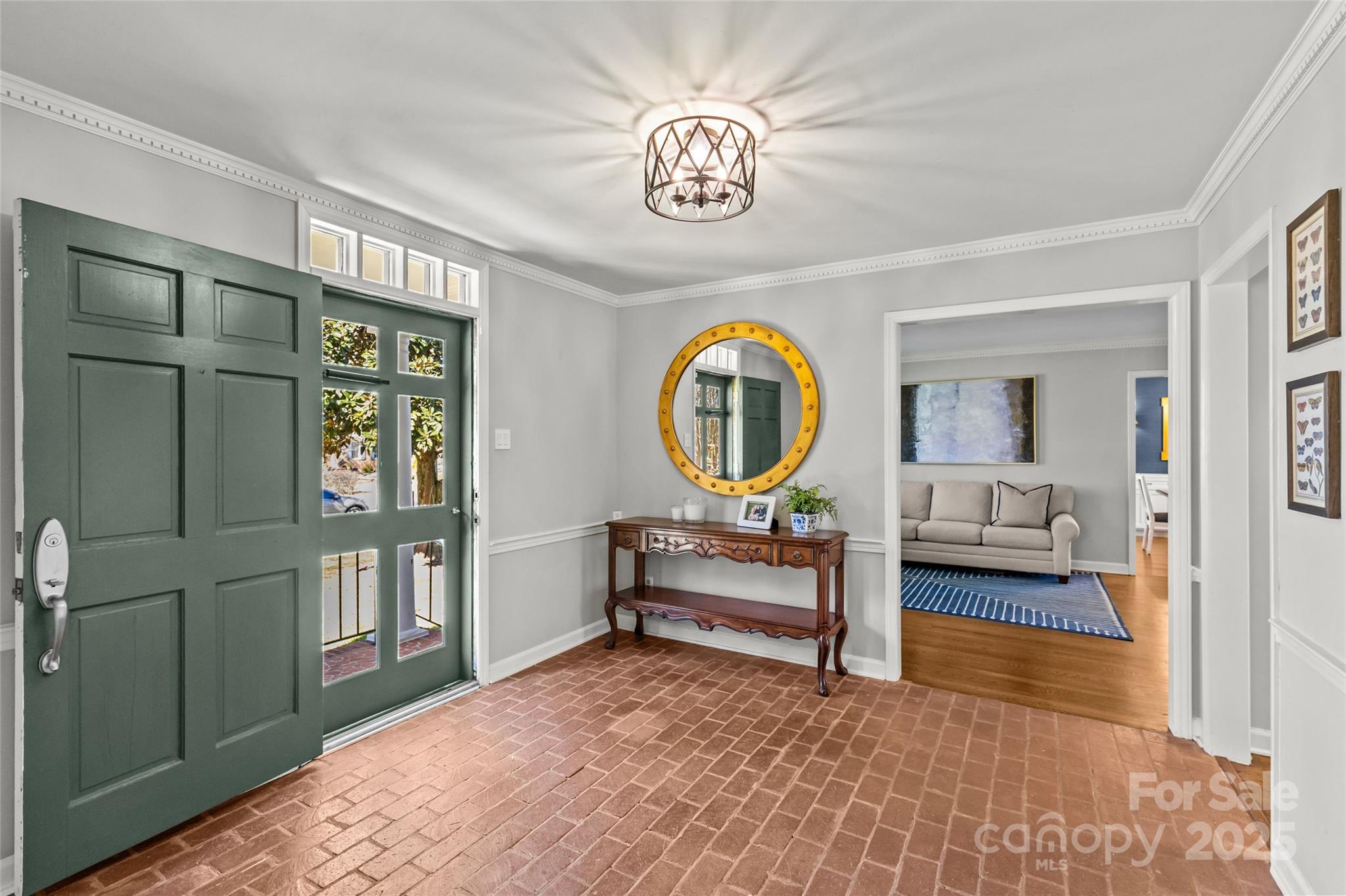 2228 Valencia Terrace