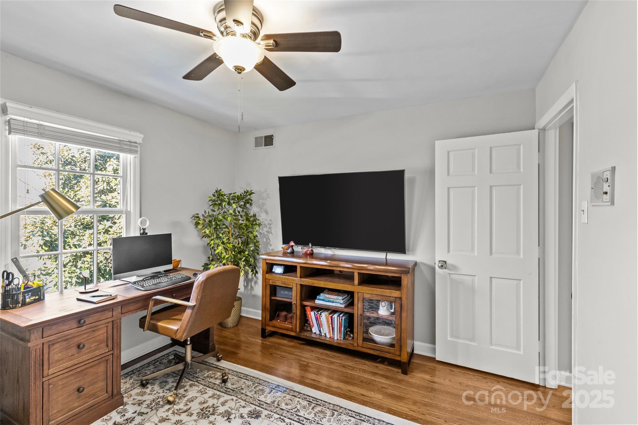 2228 Valencia Terrace
