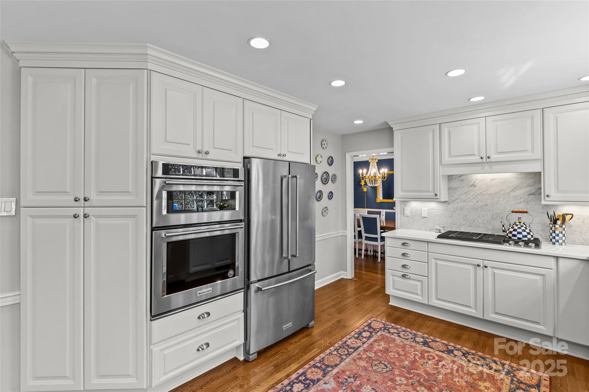 2228 Valencia Terrace