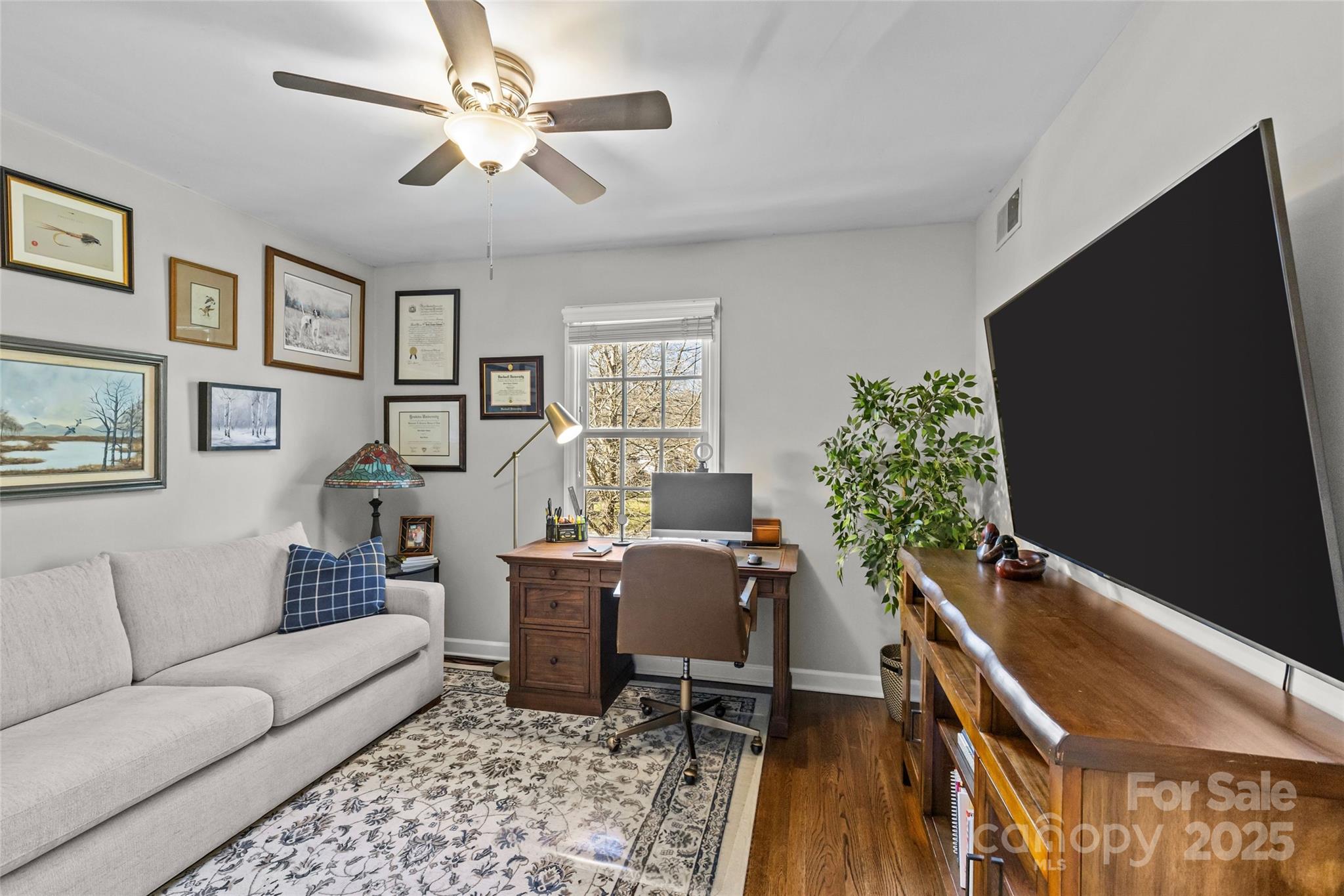 2228 Valencia Terrace