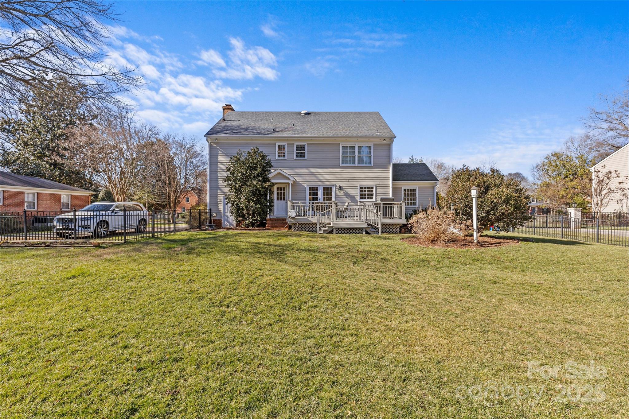 2228 Valencia Terrace
