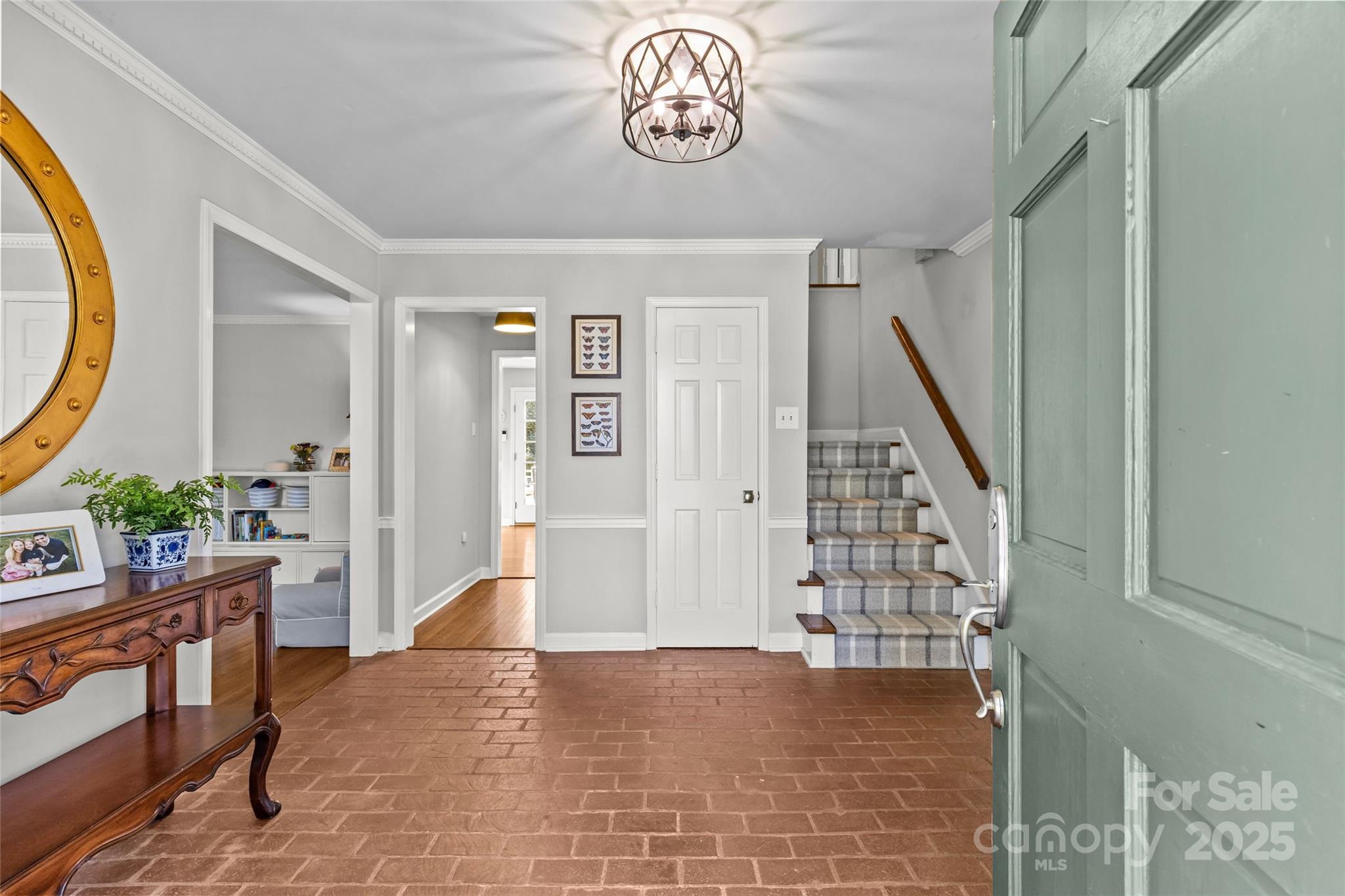 2228 Valencia Terrace