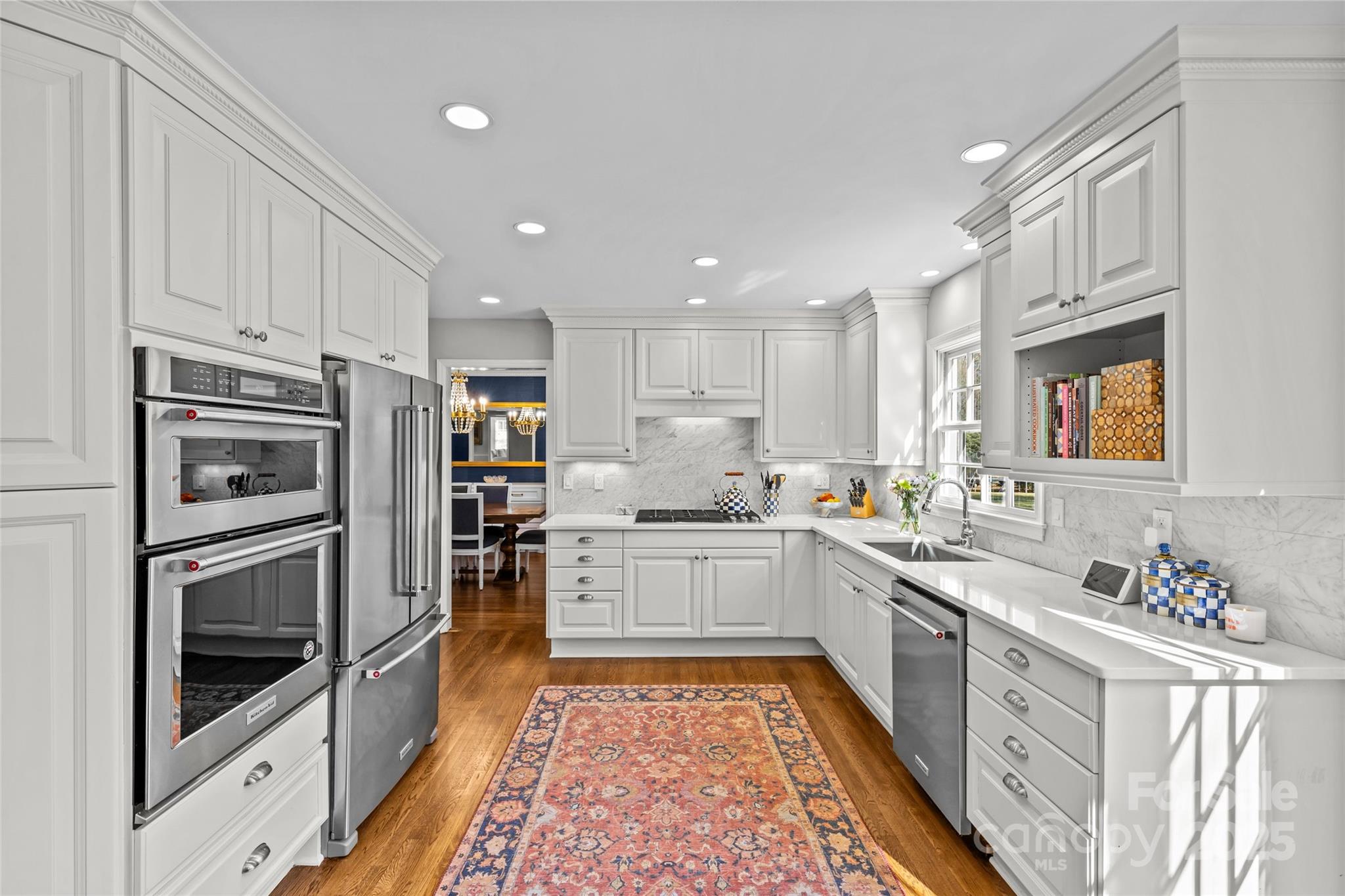 2228 Valencia Terrace