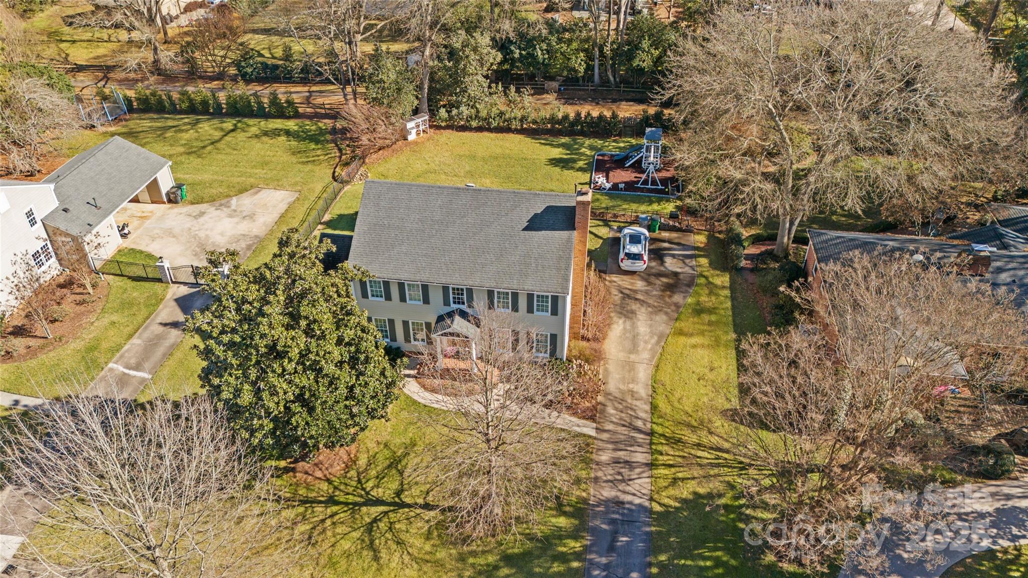 2228 Valencia Terrace