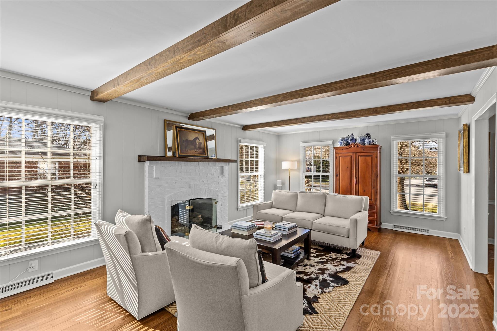 2228 Valencia Terrace