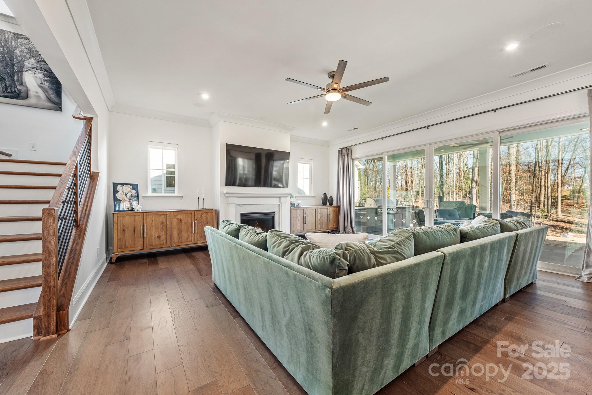 523 Meadow Ridge Drive