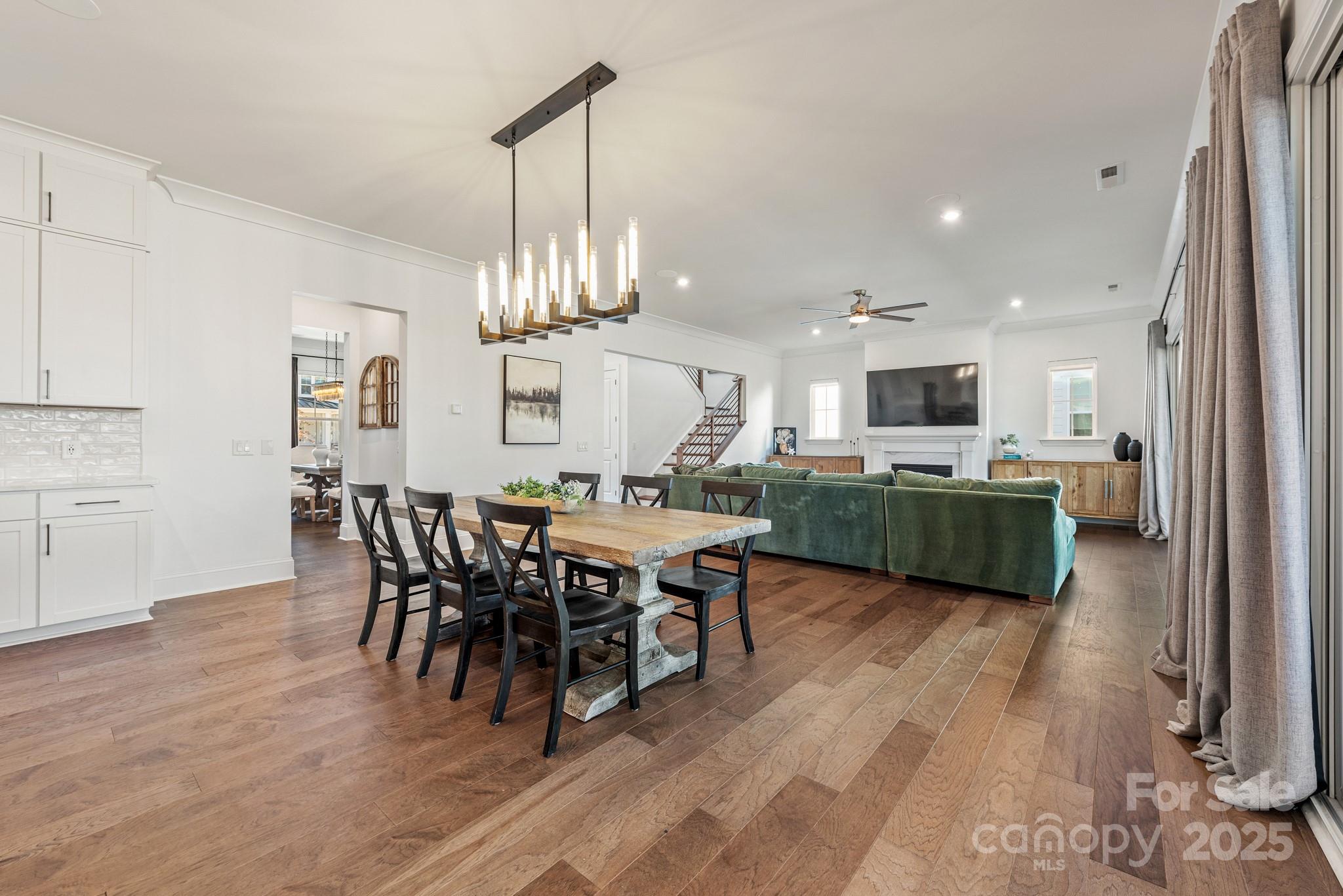 523 Meadow Ridge Drive