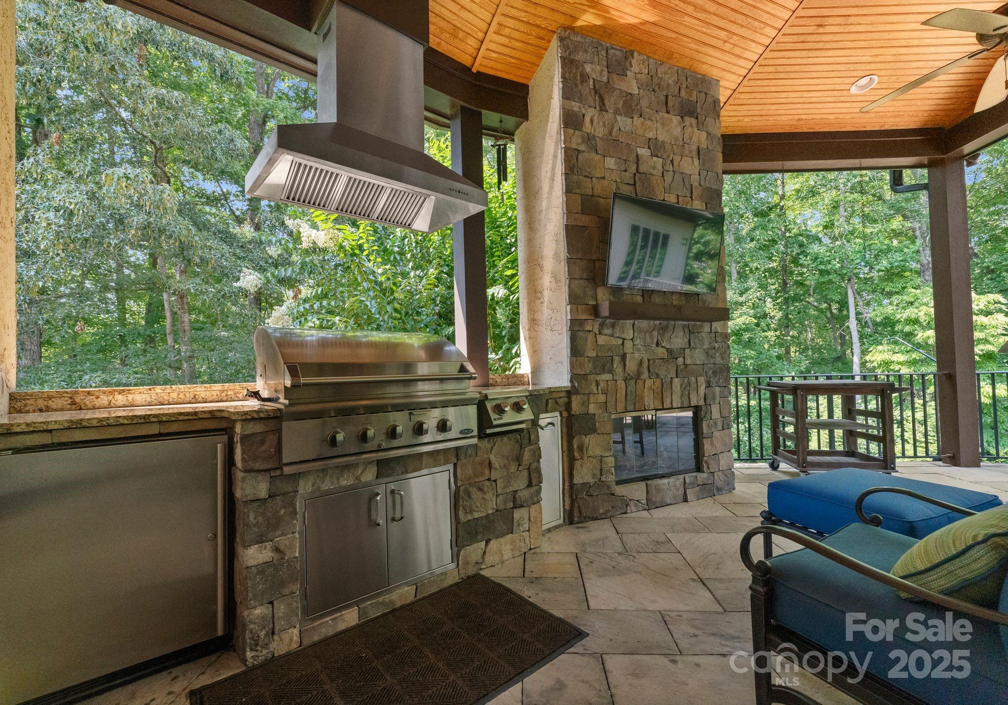 7461 Barrington Ridge Drive Unit: 33