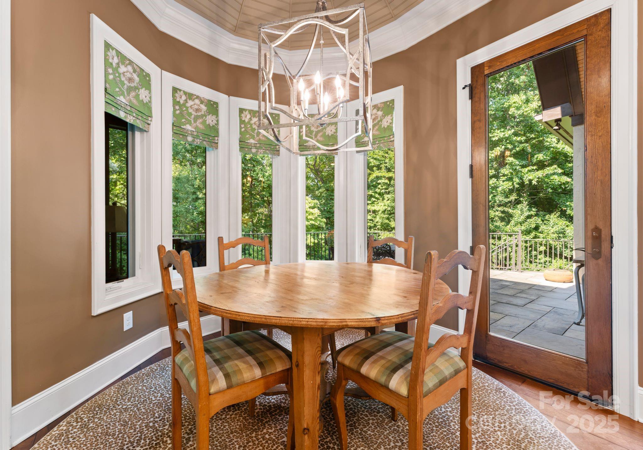 7461 Barrington Ridge Drive Unit: 33