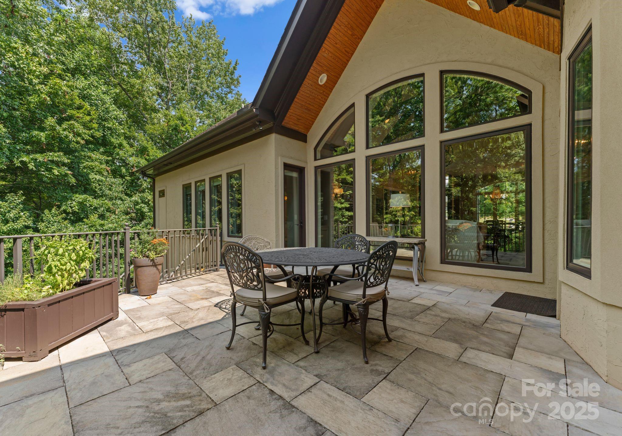 7461 Barrington Ridge Drive Unit: 33