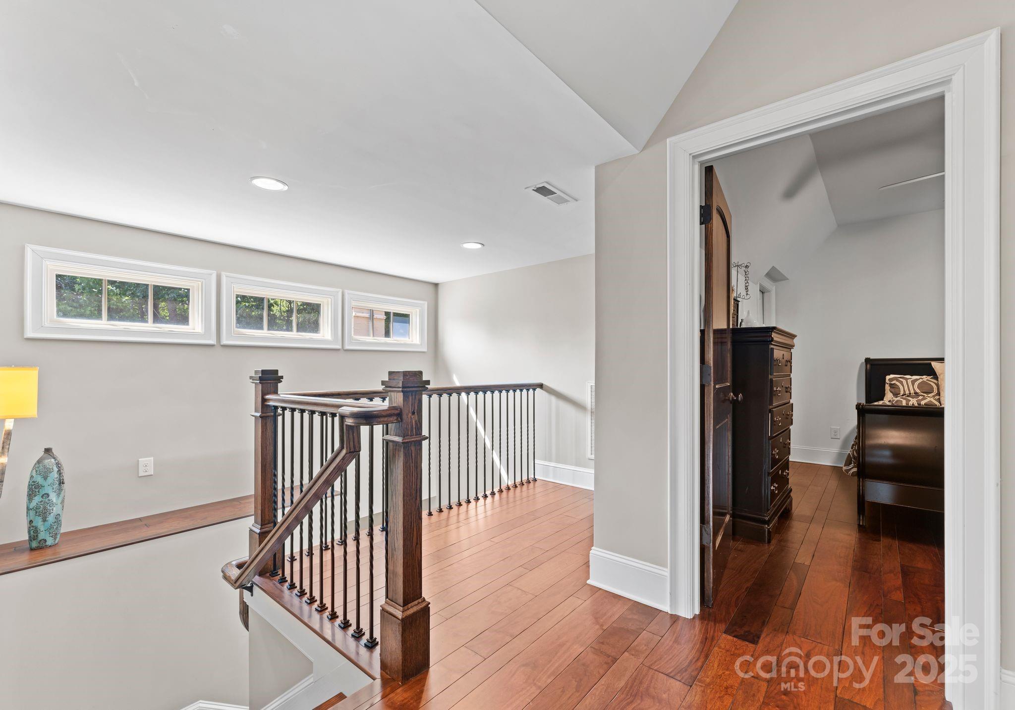 7461 Barrington Ridge Drive Unit: 33