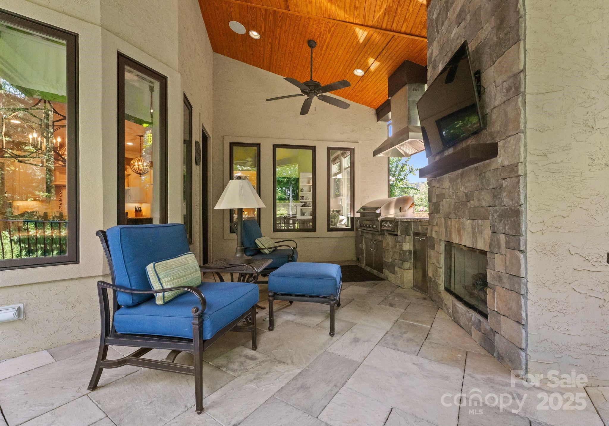 7461 Barrington Ridge Drive Unit: 33