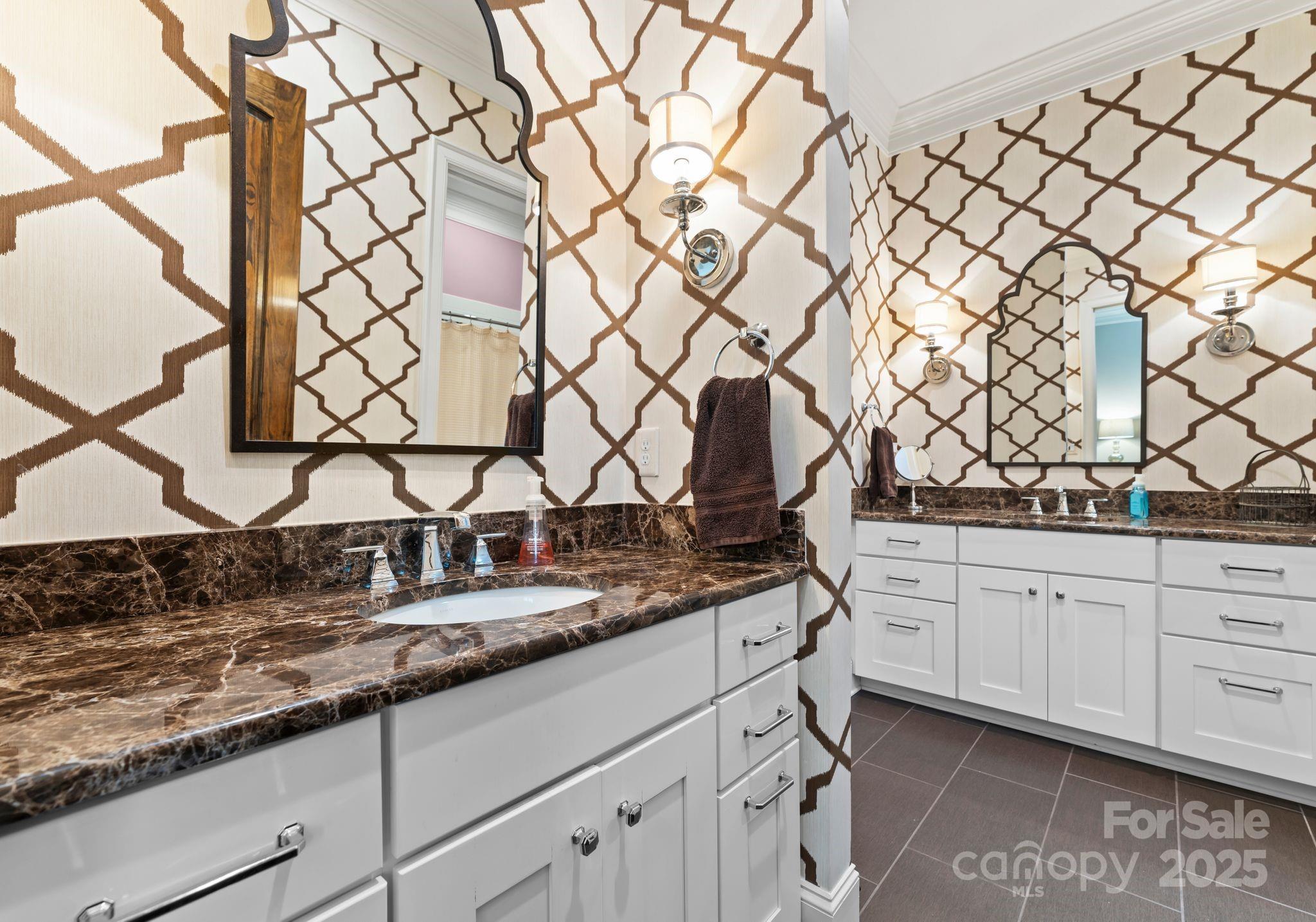 7461 Barrington Ridge Drive Unit: 33