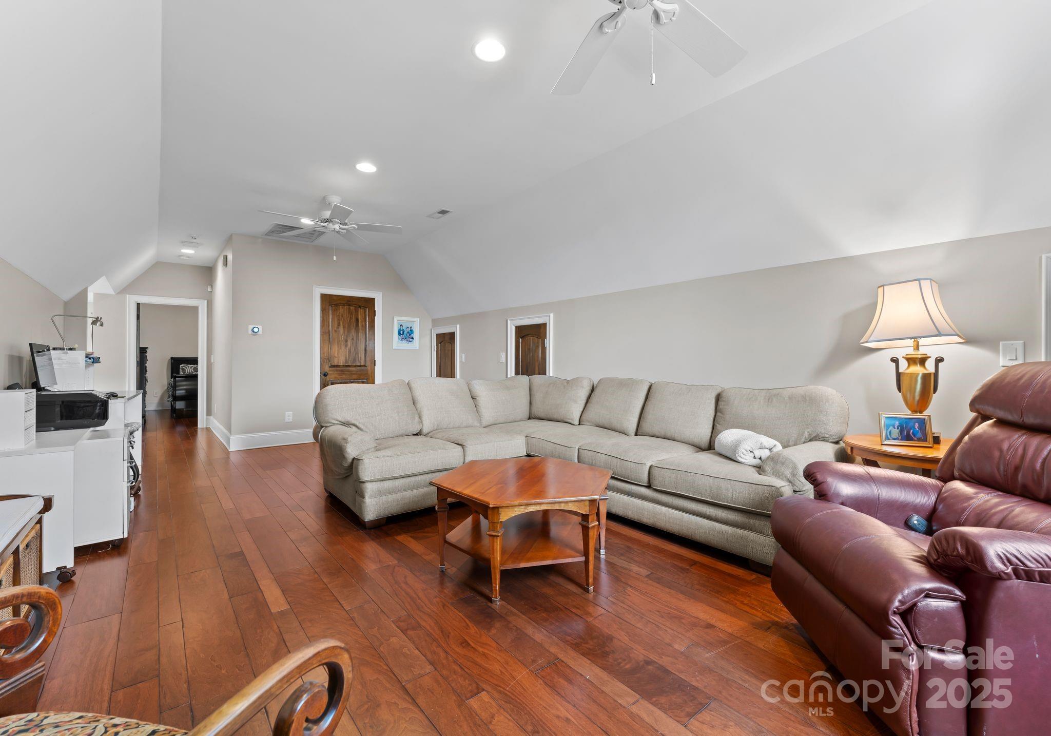 7461 Barrington Ridge Drive Unit: 33