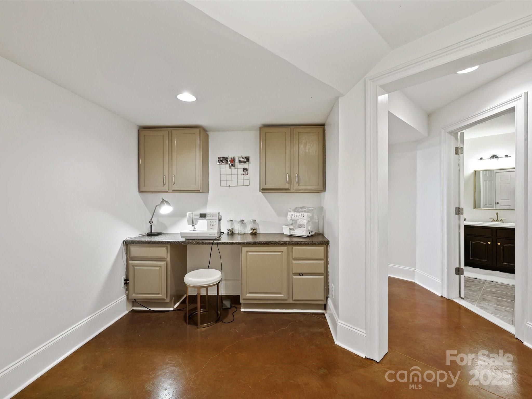 19000 Hodestone Mews Court