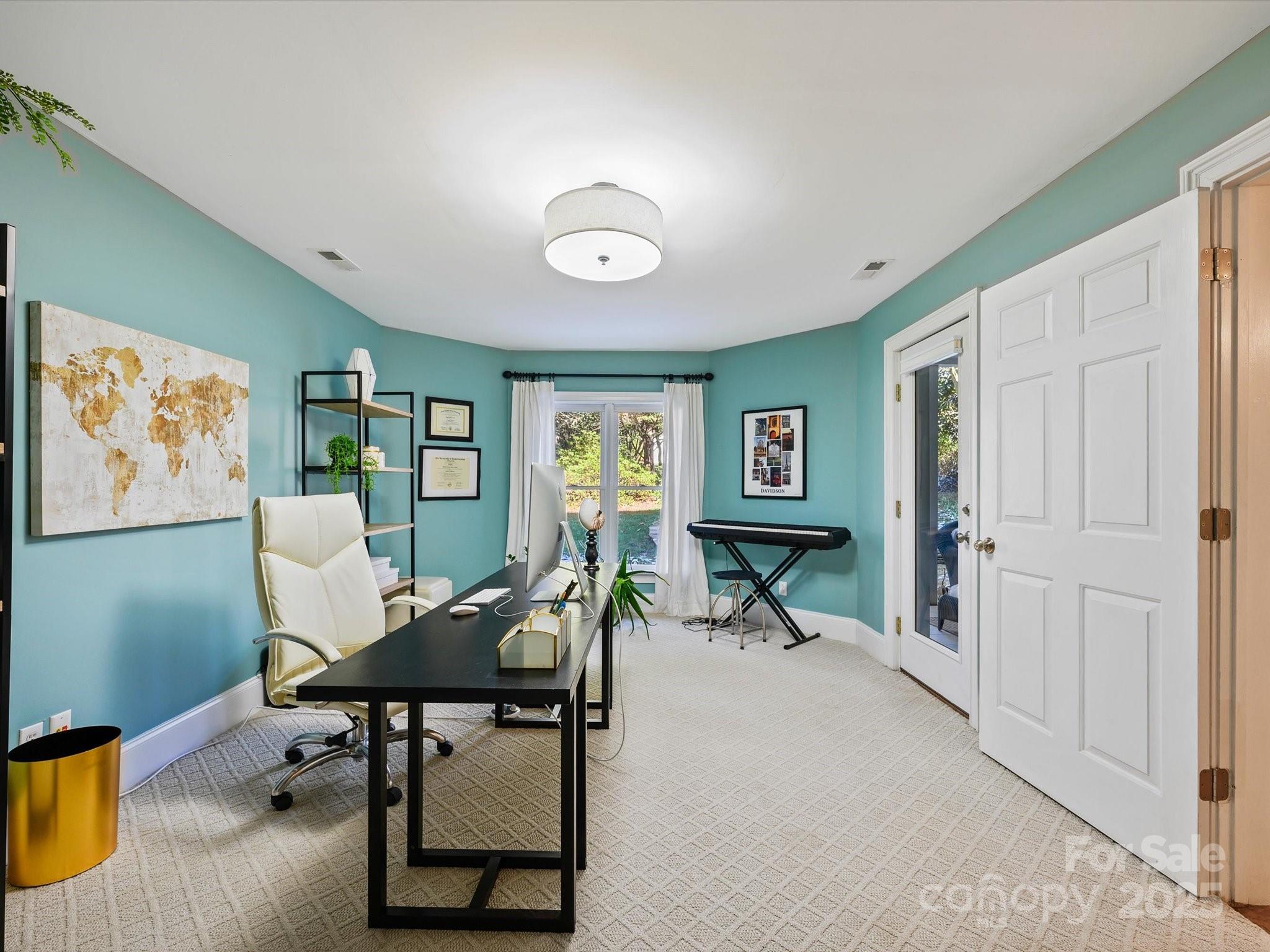 19000 Hodestone Mews Court