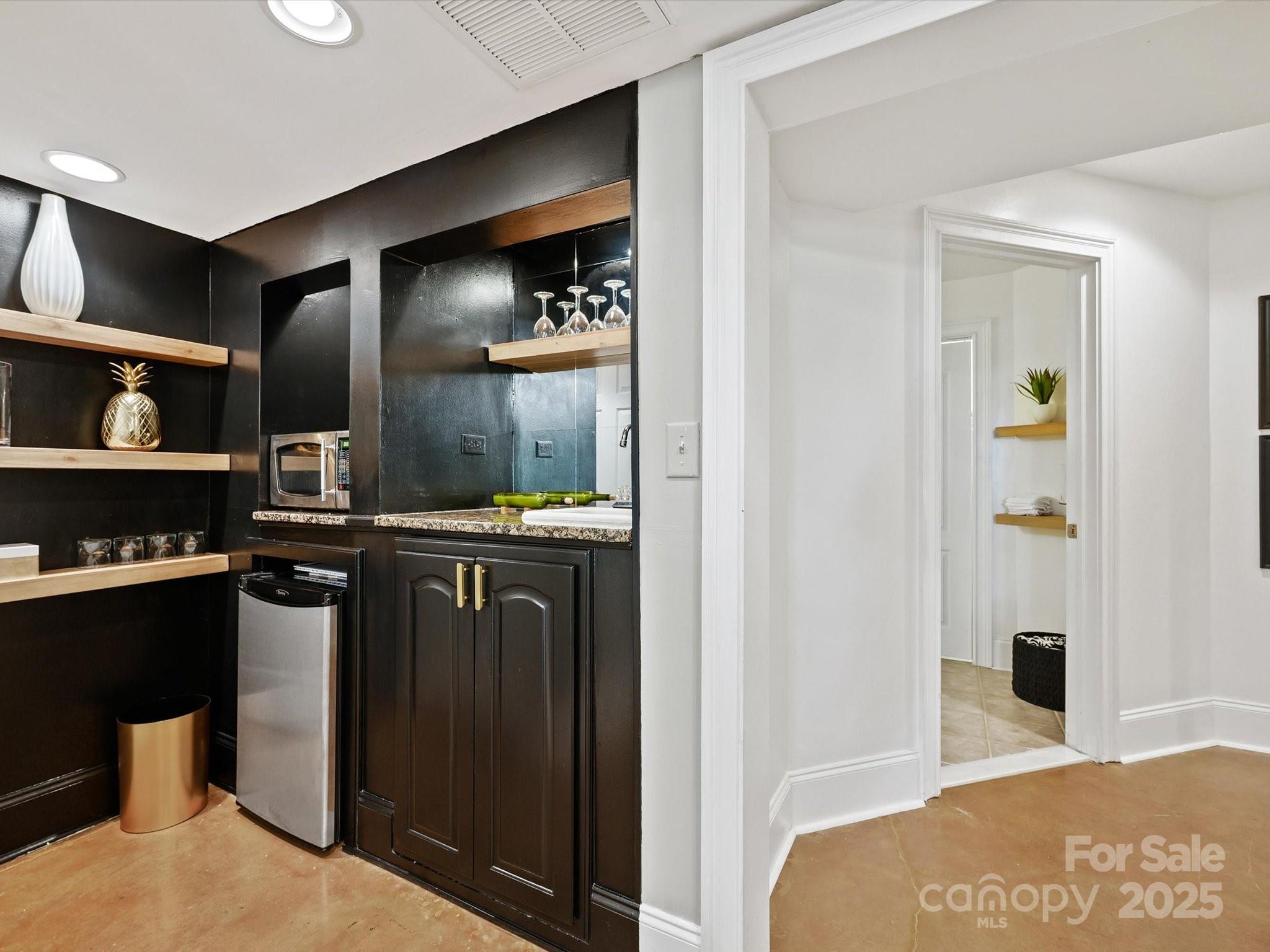 19000 Hodestone Mews Court