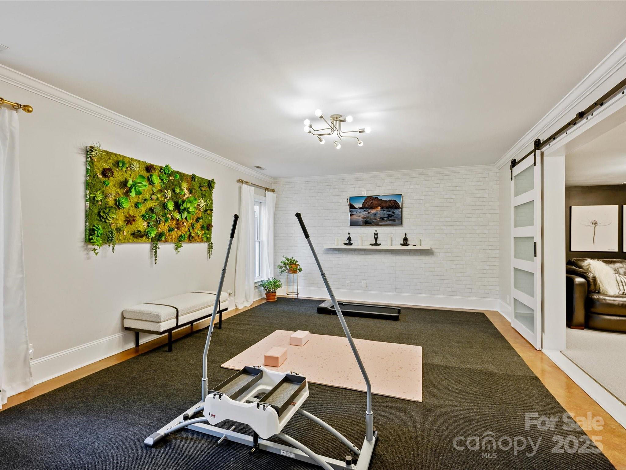 19000 Hodestone Mews Court