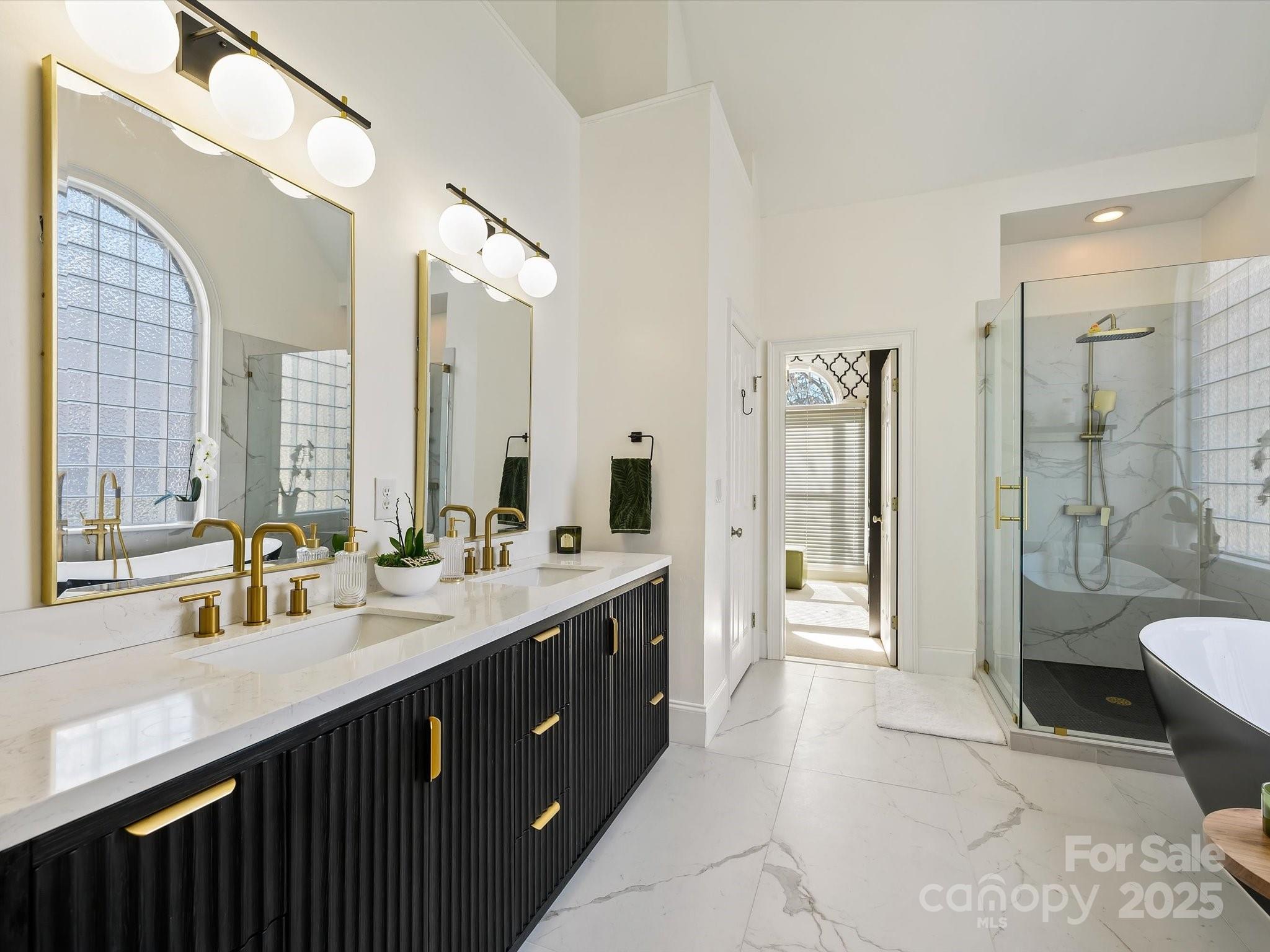 19000 Hodestone Mews Court