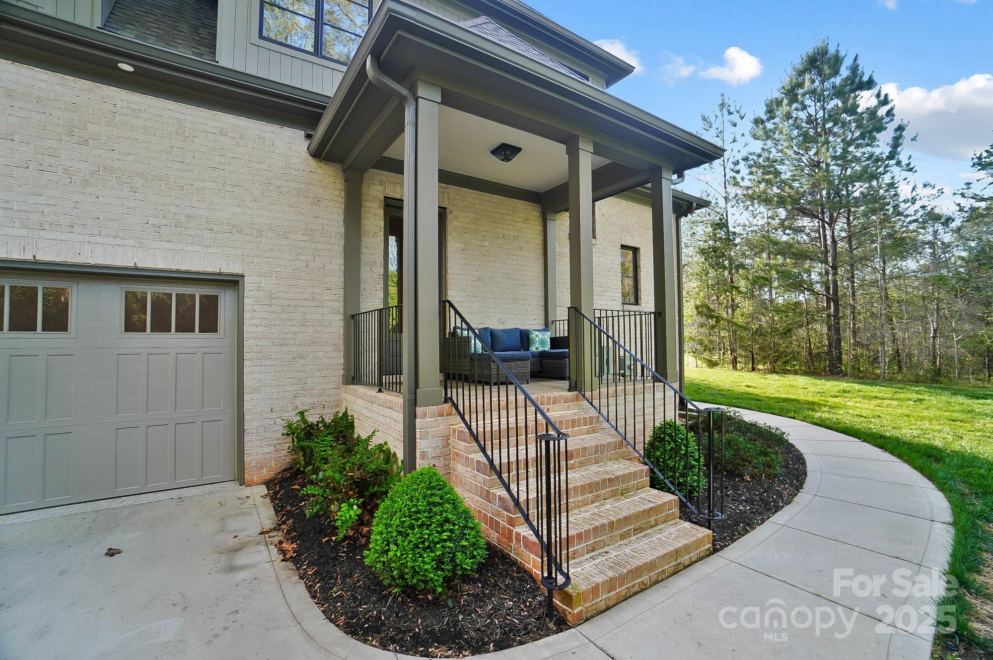109 Redbird Lane