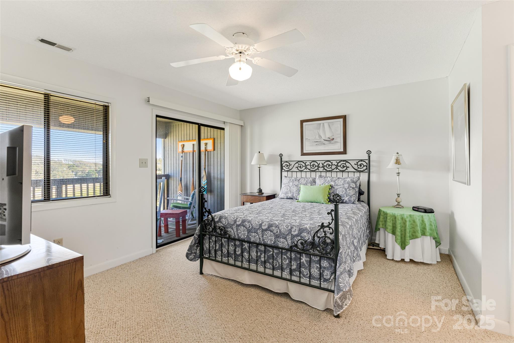38 Bunker Court