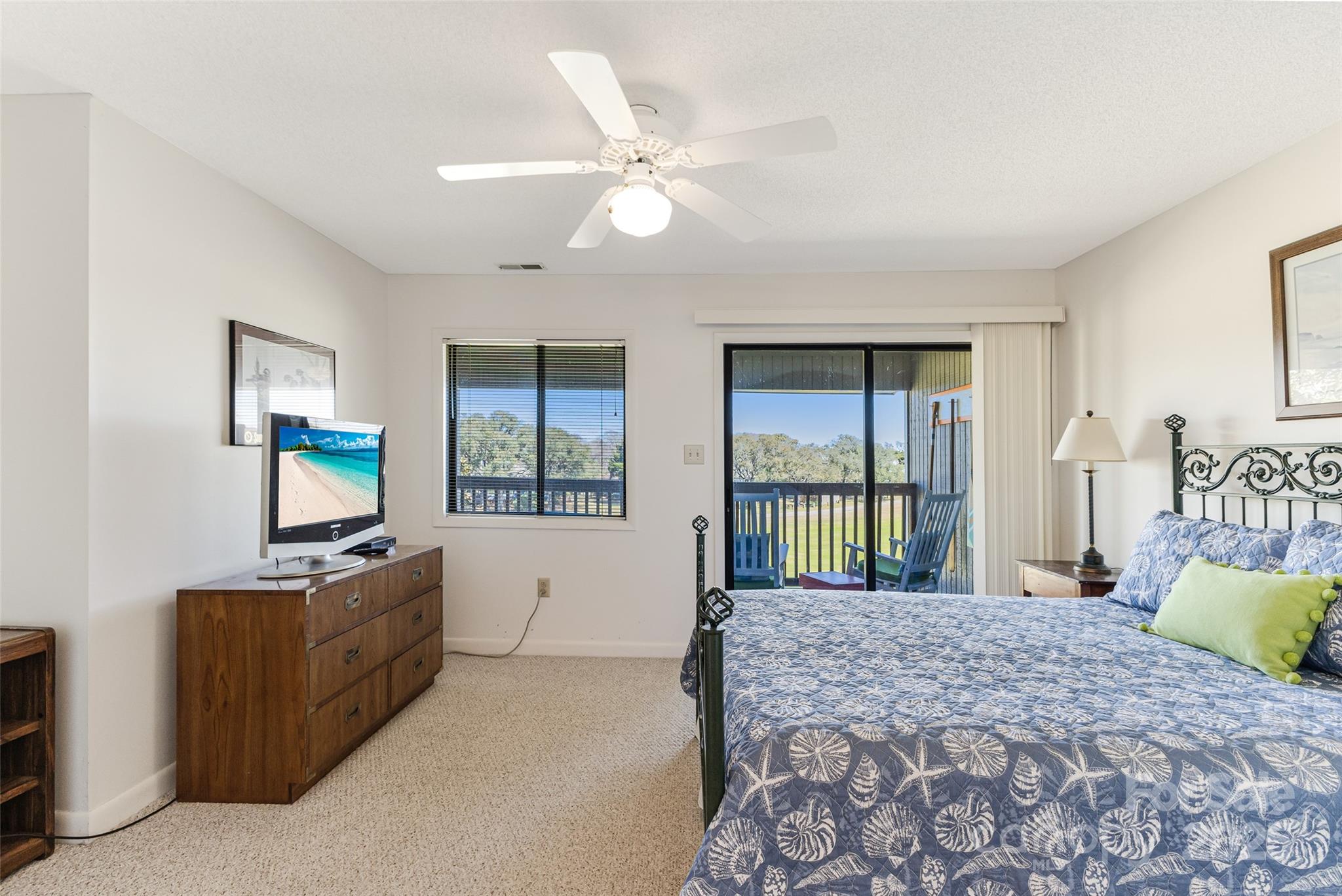 38 Bunker Court