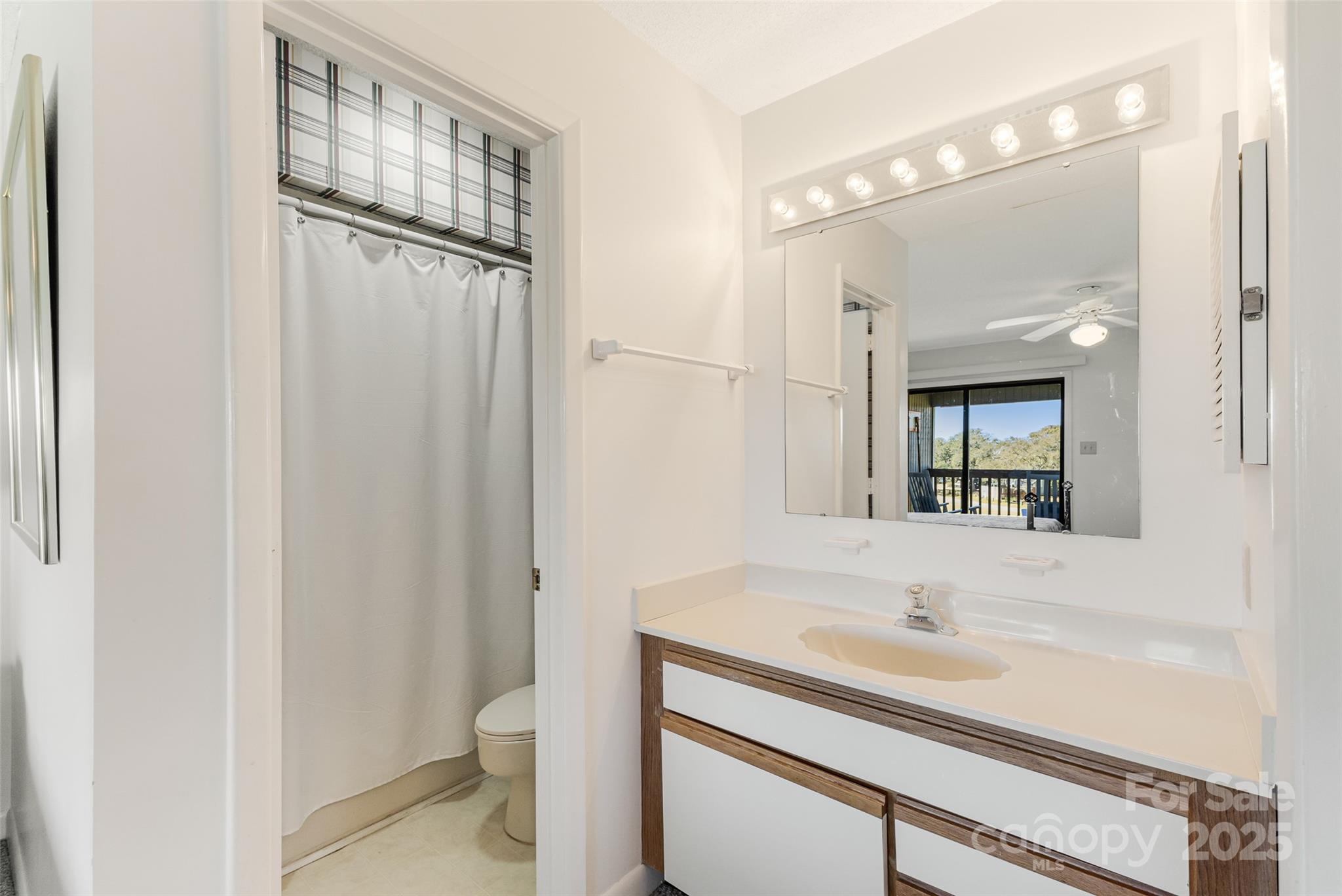 38 Bunker Court