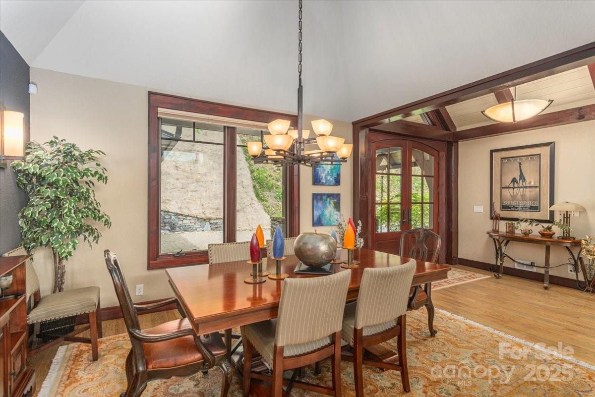2461 Eagles Nest Road