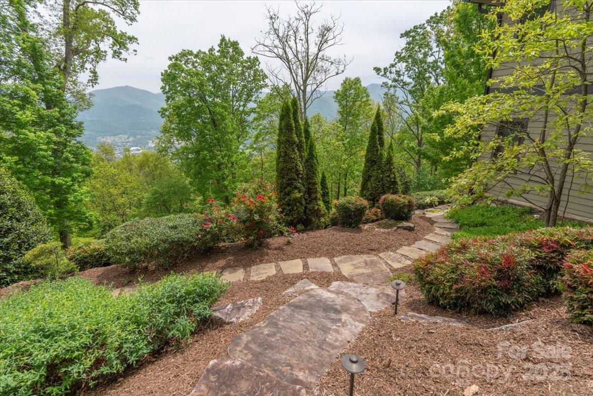 2461 Eagles Nest Road