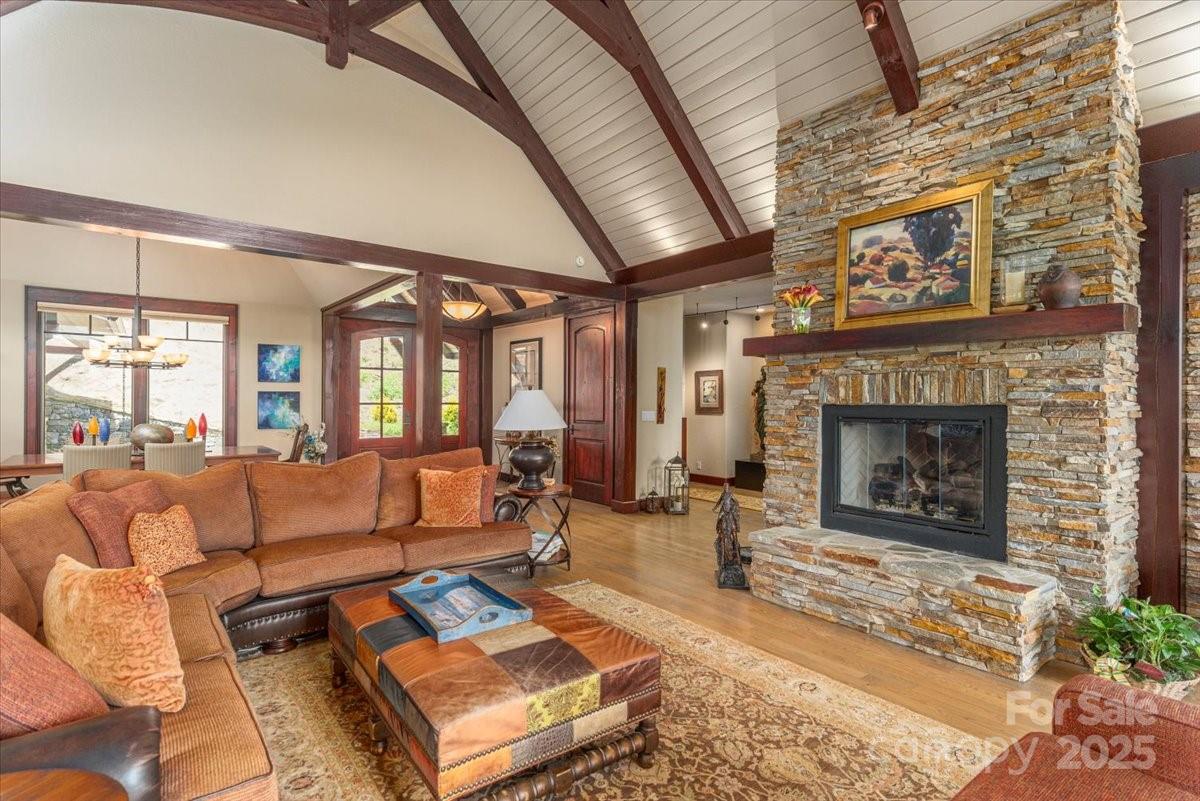 2461 Eagles Nest Road