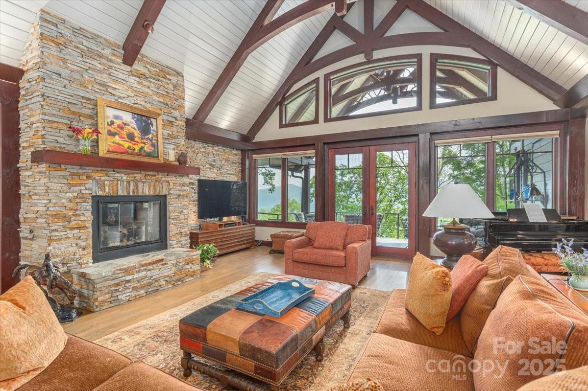 2461 Eagles Nest Road
