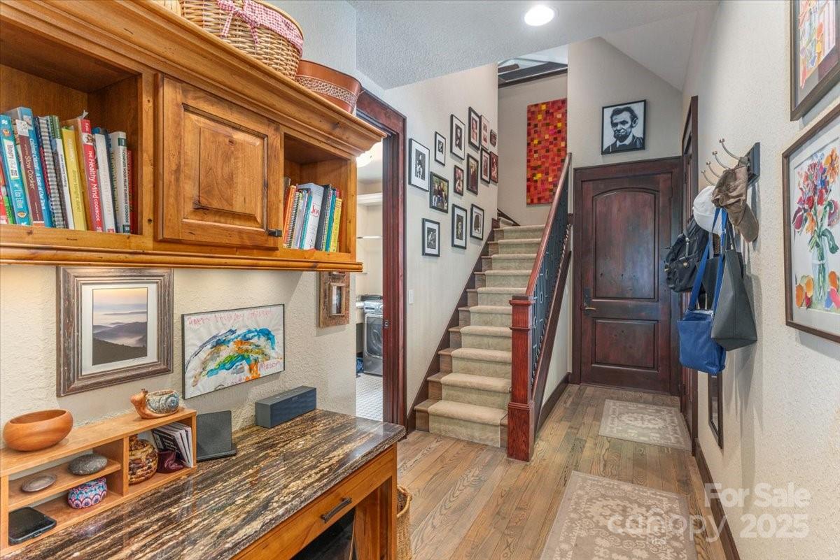 2461 Eagles Nest Road