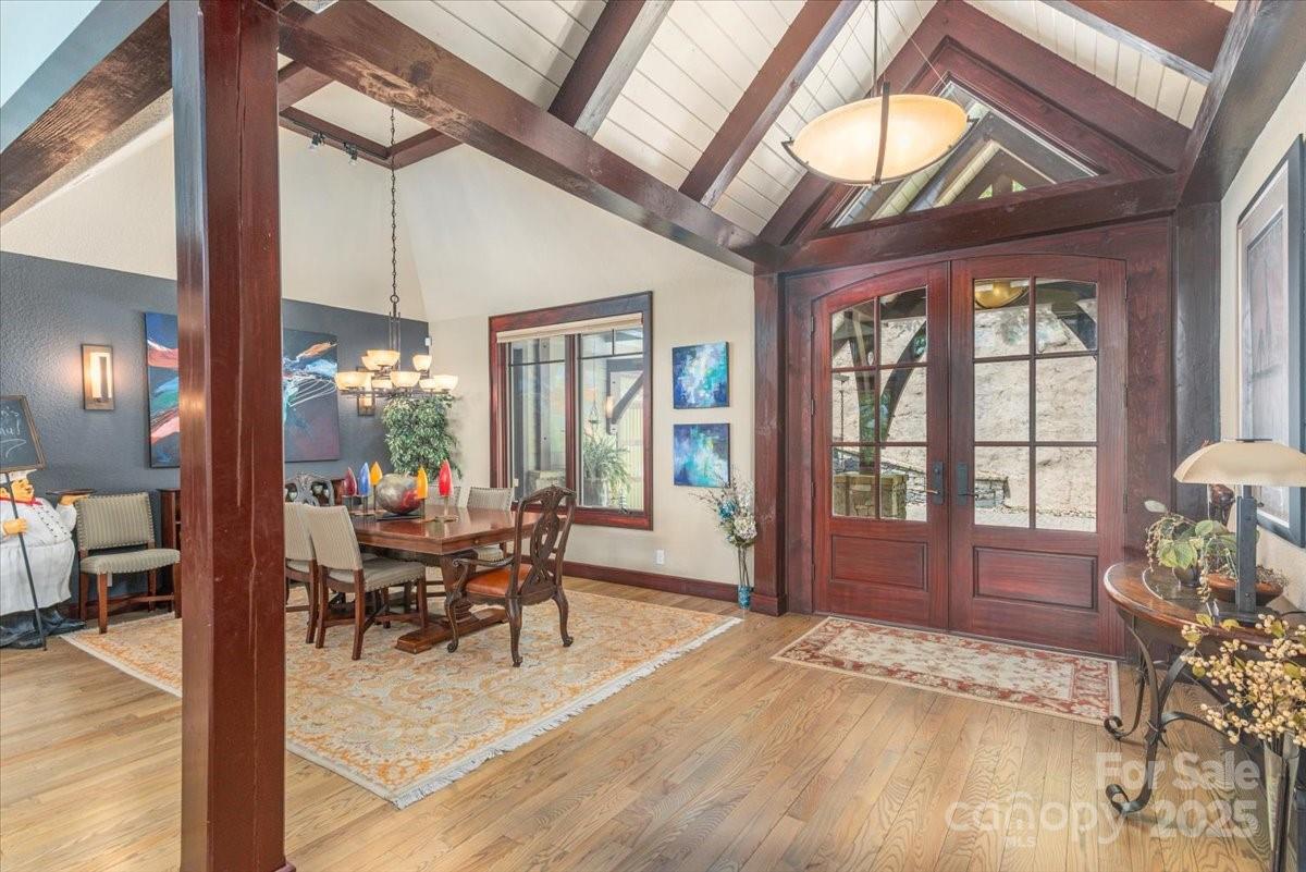 2461 Eagles Nest Road