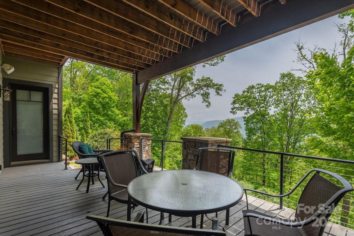 2461 Eagles Nest Road