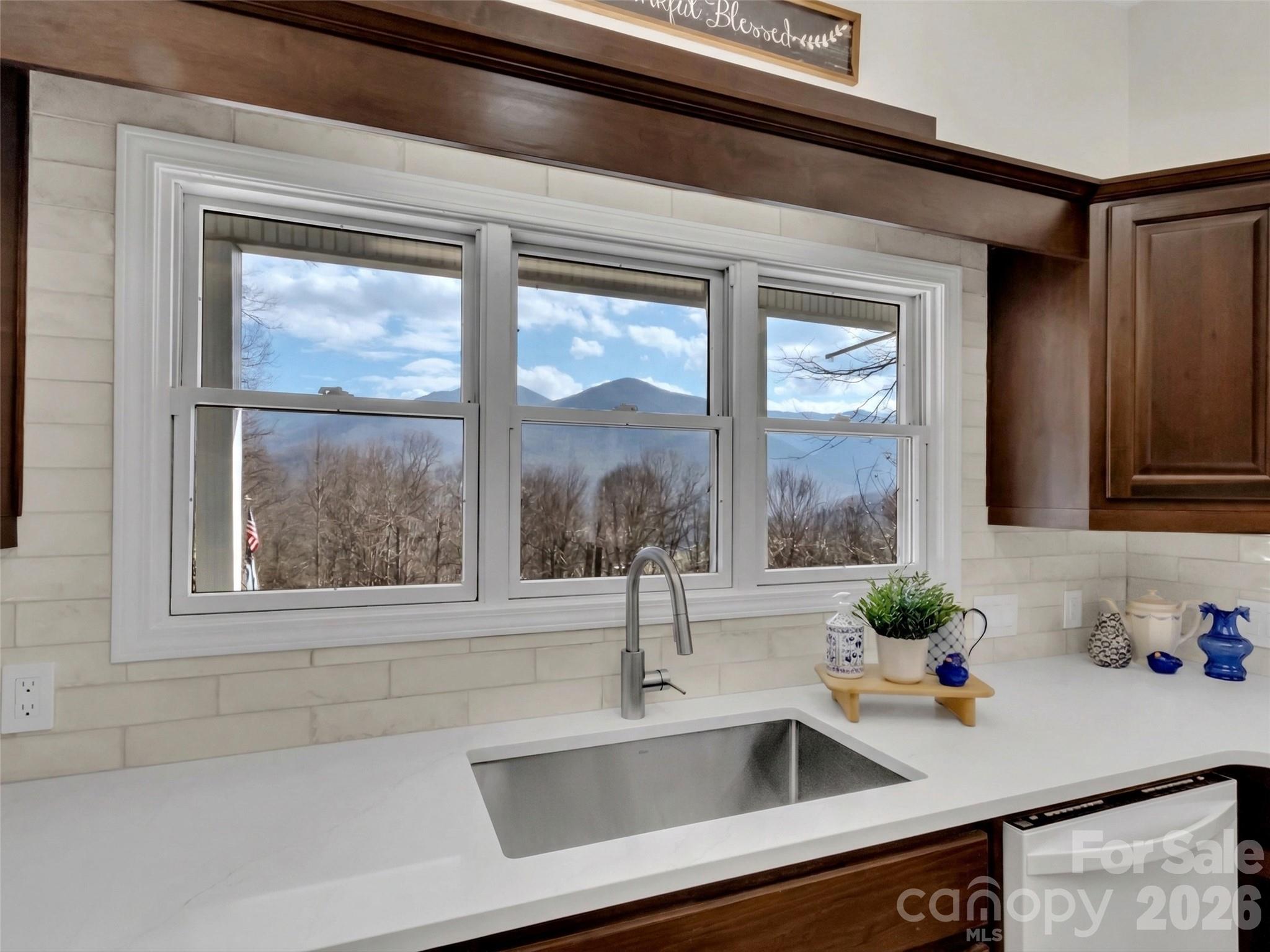 28 Mountain Breeze Drive